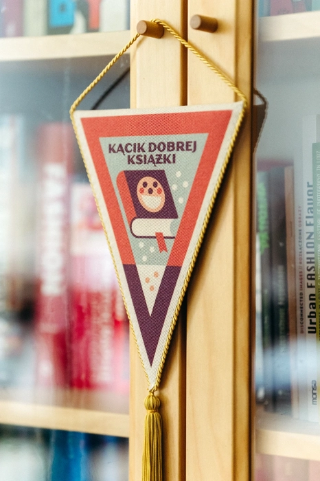 Dwustronny proporczyk Wylęgarnia moli