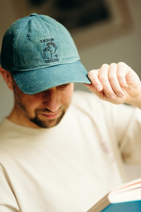 Czapka z daszkiem Z nosem w książce